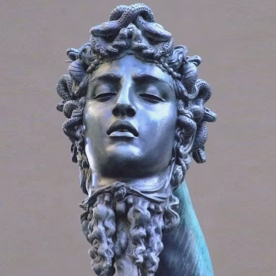 Statua di figura della mitologia greca Statua del busto della testa di Medusa in bronzo fuso a cera persa